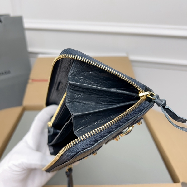 超激安ブランド財布偽物着用イメージ